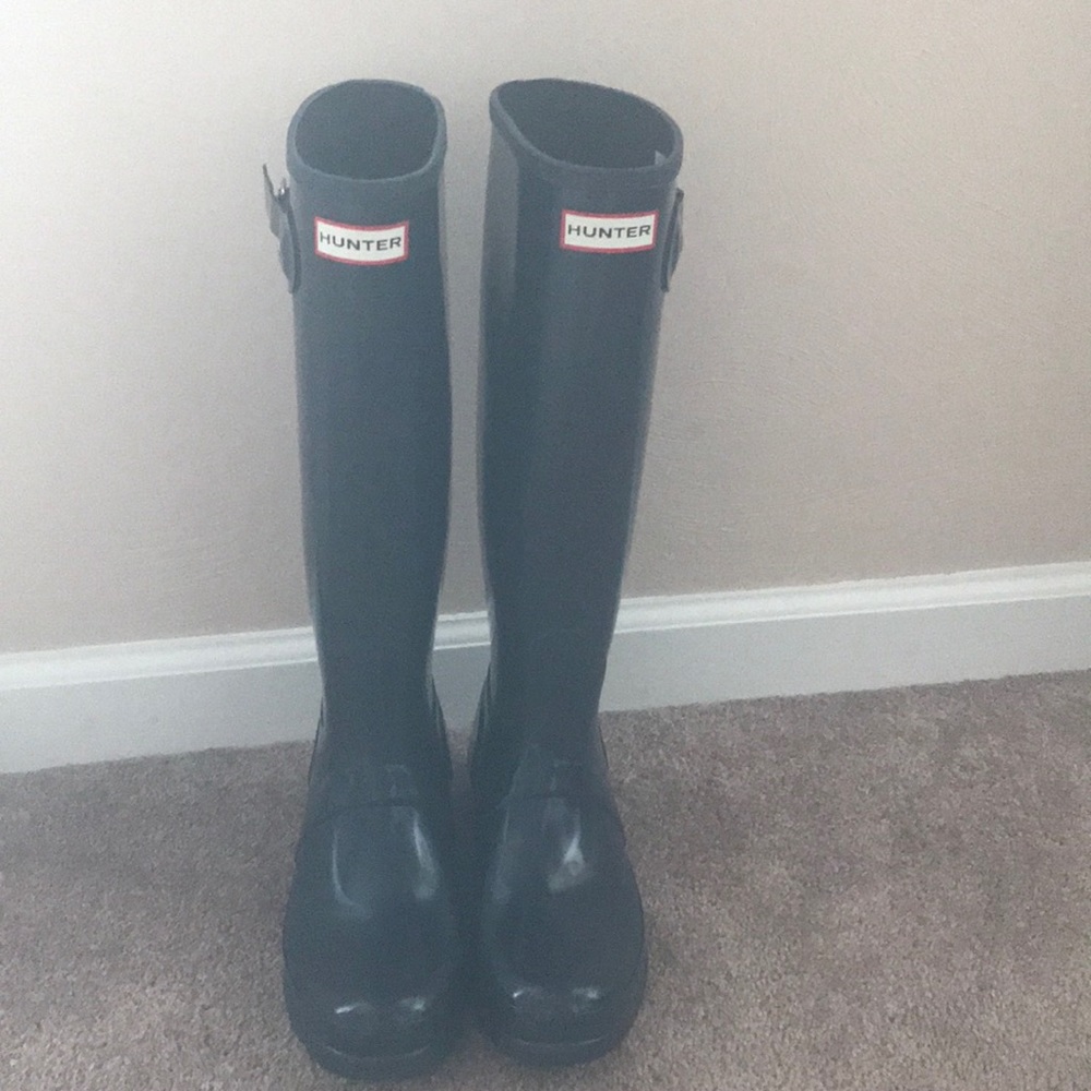 Brand new size 8 Hunter boots - Picture 1 of 1